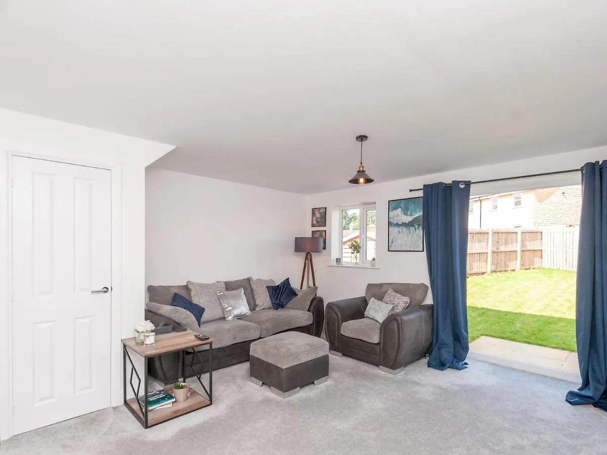 Pass The Keys Bramhope Haven - New Home Next To Golden Acre Park ليدز بيت للعطل